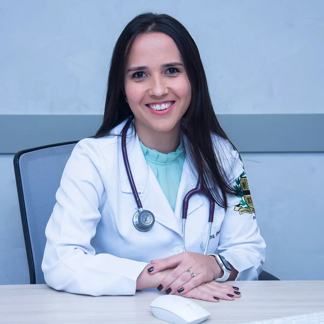 Dra. Danielle Martins F. Souza